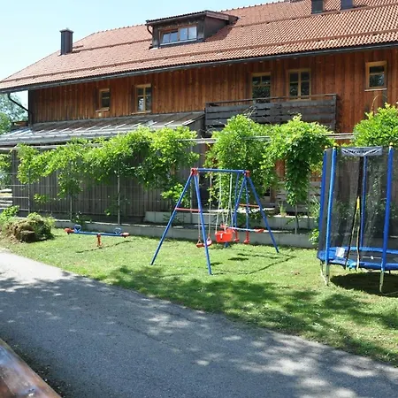 In Mit Blick Ins Gruene Sankt Oswald-Riedlhuette