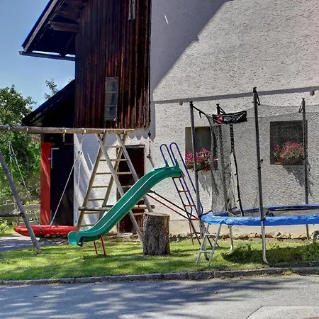 In Mit Blick Ins Gruene * Sankt Oswald-Riedlhuette